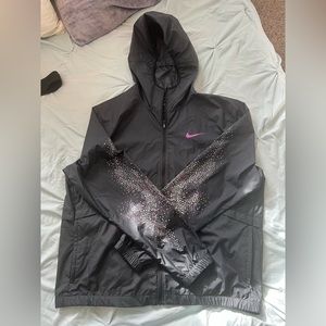 Nike women’s running windbreaker